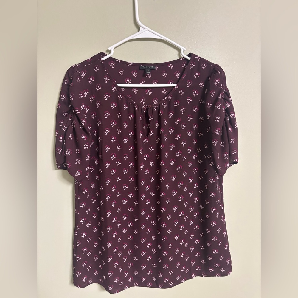 Talbots Ruched Sleeve Blouse Top Short Sleeve Red Geometric Polyester Size Small